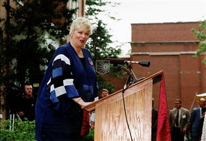 Image description is not available for 2000.399